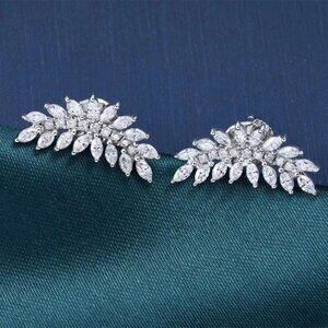 💛 Trend Brass 3A Cubic Zirconia Leaf Shaped Stud Earrings, MLNN1352
